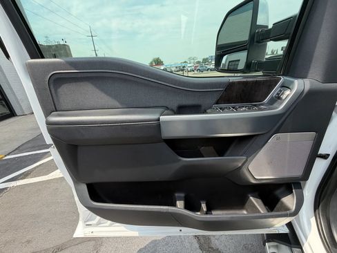 Used 2022 Ford F150 Lariat AWD/4WD image 11