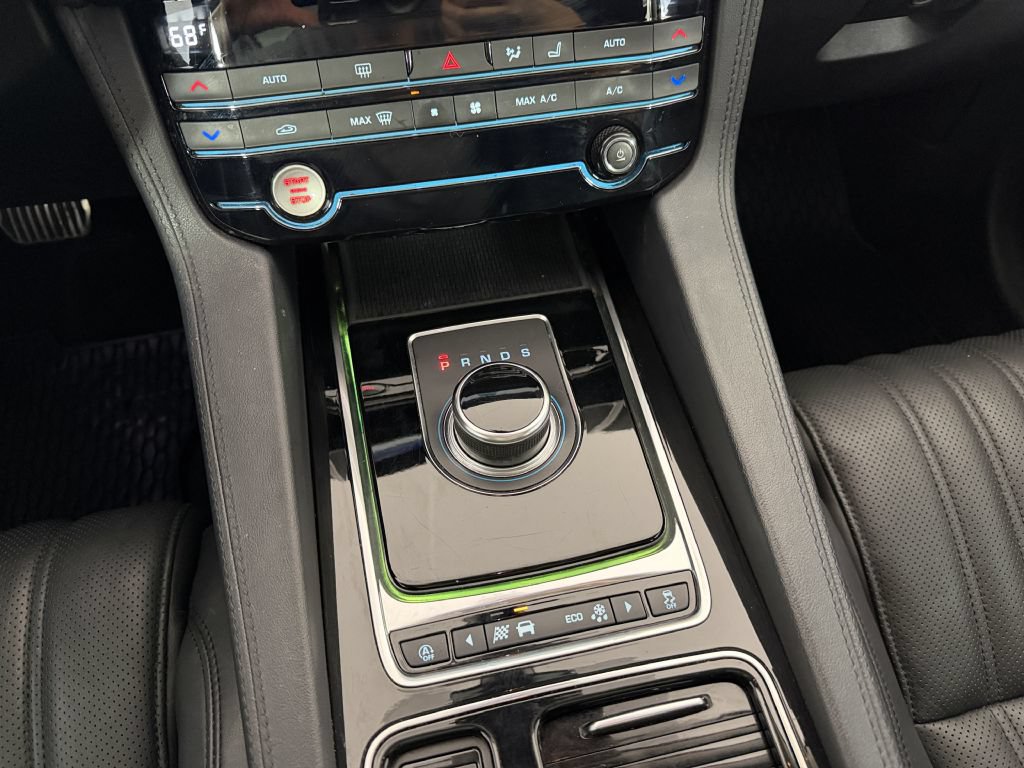 Used 2019 Jaguar F-PACE Portfolio AWD/4WD image 30