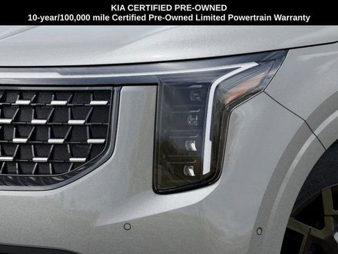 Certified 2025 Kia Carnival SX Prestige image 10