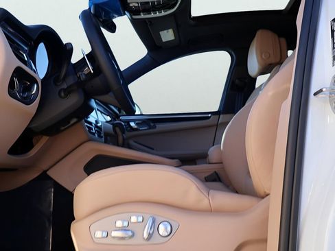 New 2026 Porsche Macan image 36