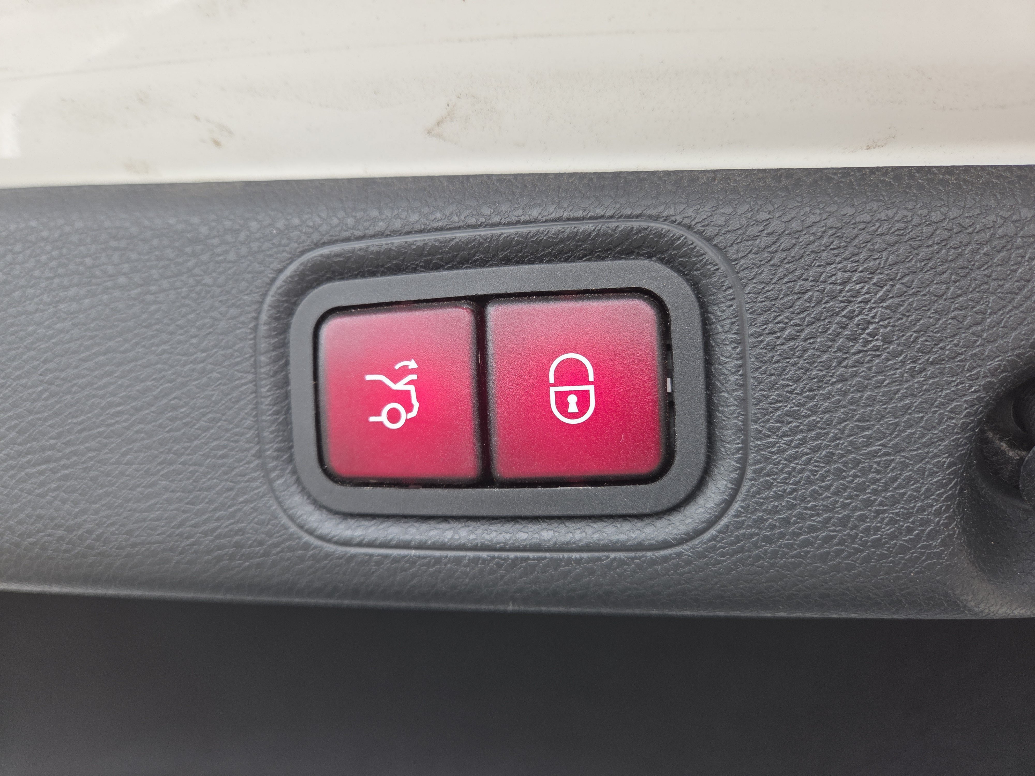Used 2019 Mercedes-Benz E 300 4MATIC image 31