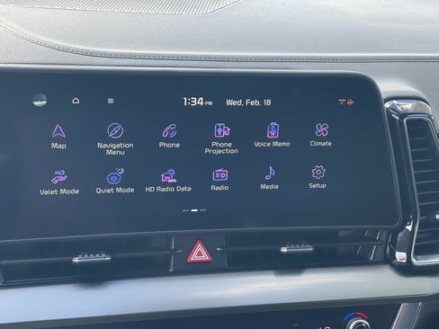 Used 2023 Kia Sportage EX image 11