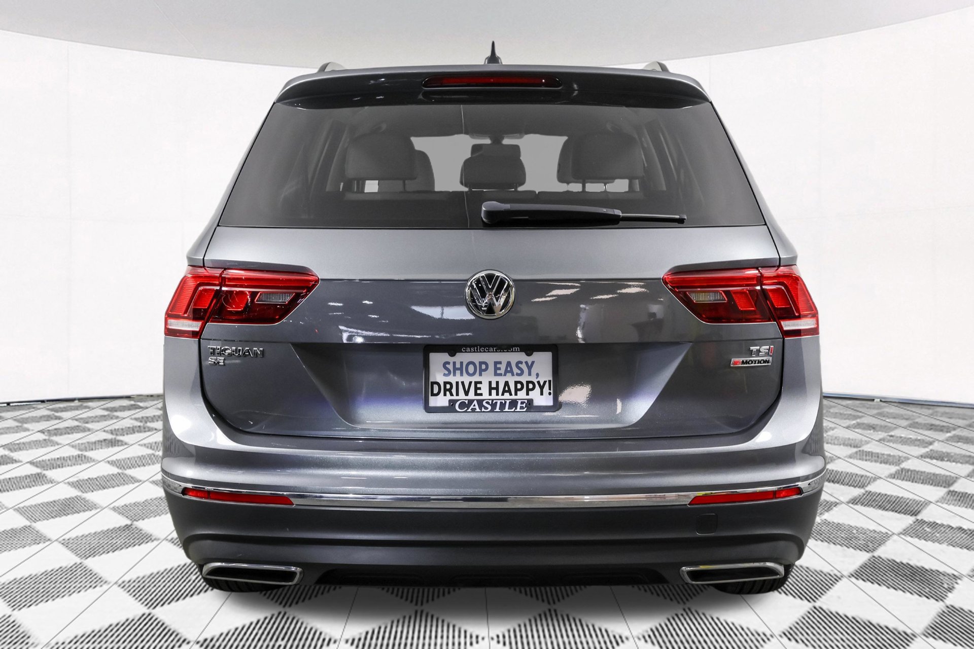 Used 2018 Volkswagen Tiguan SE w/ 3rd Row Seat Package AWD/4WD image 17