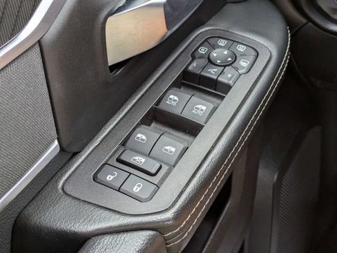 Used 2025 RAM 2500 Big Horn AWD/4WD image 24