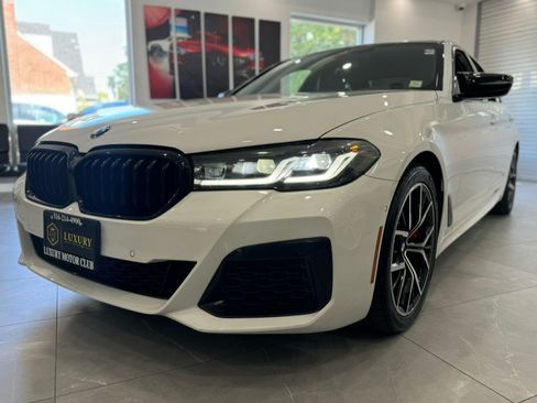 Used 2022 BMW 540i xDrive w/ M Sport Package AWD/4WD image 3