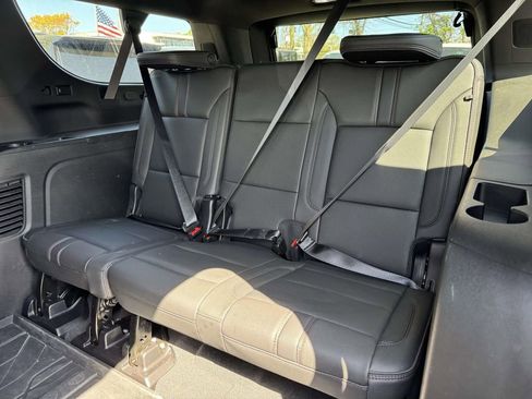 Used 2024 Chevrolet Suburban RST w/ Luxury Package AWD/4WD image 9