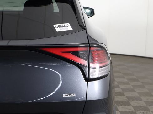 Used 2023 Kia Sportage EX AWD/4WD image 16