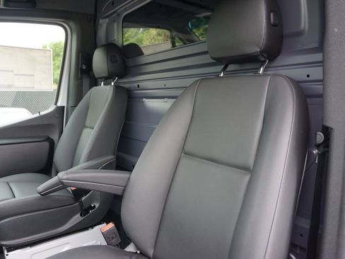 New 2025 Mercedes-Benz Sprinter 2500 image 11