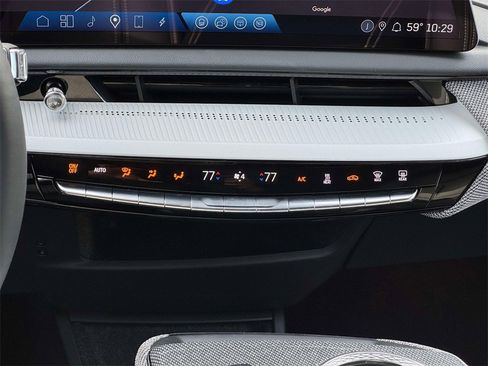 Certified 2025 Cadillac Optiq Luxury 2 w/ LPO, Floor Liner Package image 29