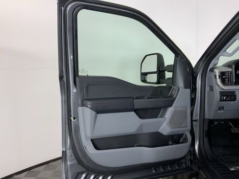 New 2025 Ford F350 XLT w/ Black Appearance Package image 15