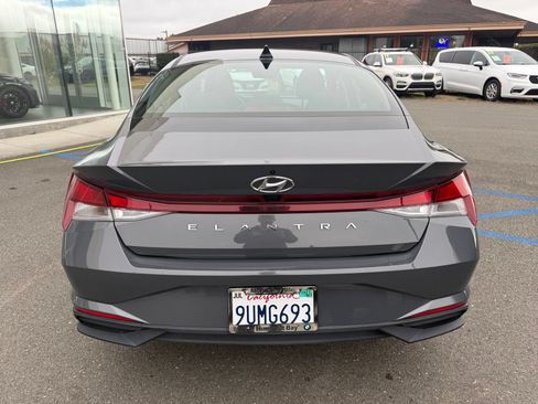 Used 2022 Hyundai Elantra SEL FWD image 7