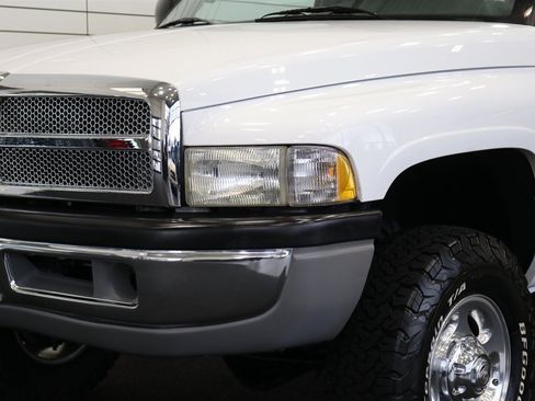 Used 2000 Dodge Ram 2500 Truck SLT image 12