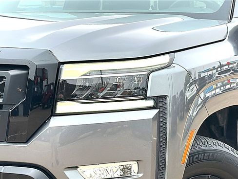 Used 2023 Nissan Frontier SV w/ Midnight Edition Package image 4