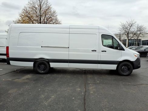 New 2025 Mercedes-Benz Sprinter 2500 image 8
