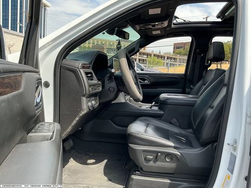 Used 2021 Chevrolet Suburban Z71 w/ Luxury Package AWD/4WD image 7