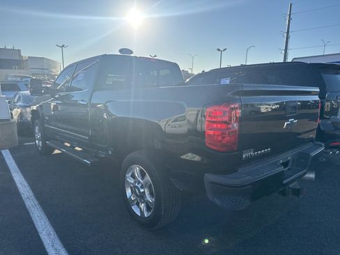 Used 2018 Chevrolet Silverado 2500 LTZ w/ Duramax Plus Package image 2