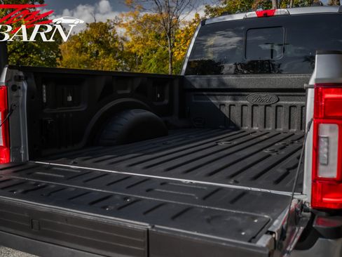 Used 2022 Ford F350 Platinum image 12