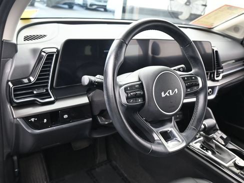 Used 2025 Kia Sportage EX FWD image 15