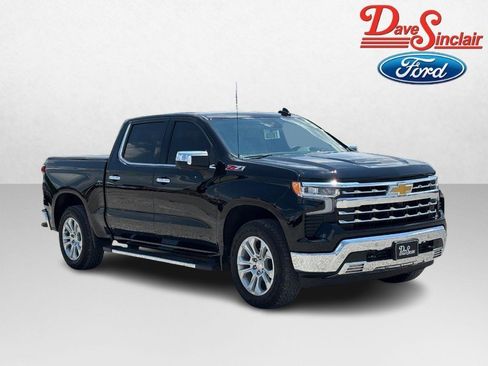Used 2024 Chevrolet Silverado 1500 LTZ AWD/4WD image 4