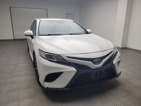 Used 2020 Toyota Camry SE image 14