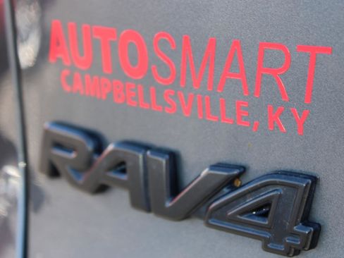 Used 2019 Toyota RAV4 XLE Premium w/ All Weather Liner Package AWD/4WD image 6