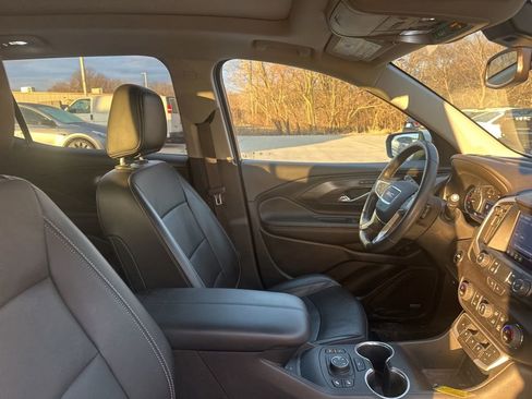 Certified 2022 GMC Terrain SLT w/ Infotainment Package II image 14