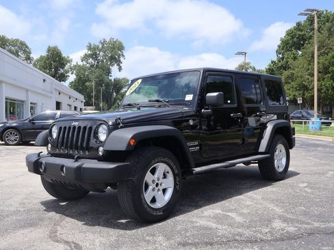 Used 2015 Jeep Wrangler Unlimited Sport w/ Quick Order Package 24S AWD/4WD image 4