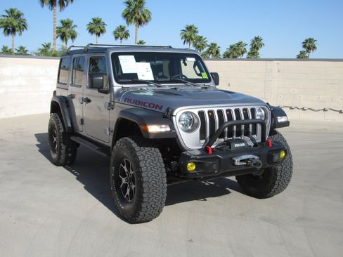 Used 2019 Jeep Wrangler Unlimited Rubicon w/ Cold Weather Group AWD/4WD image 2