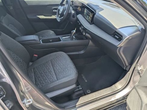 Certified 2025 Nissan Kicks SV FWD image 12