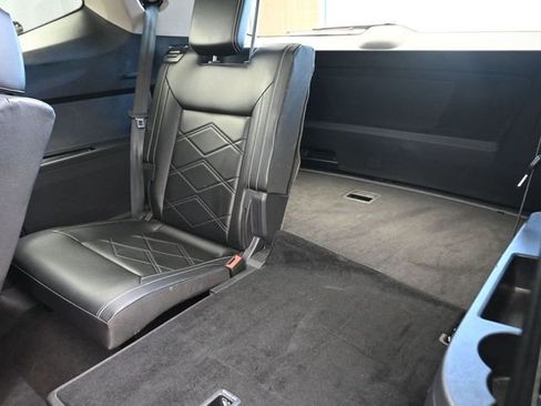 Used 2024 Volkswagen Atlas SE image 17