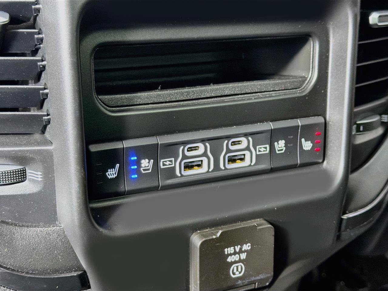 Used 2022 RAM 1500 Limited AWD/4WD image 44