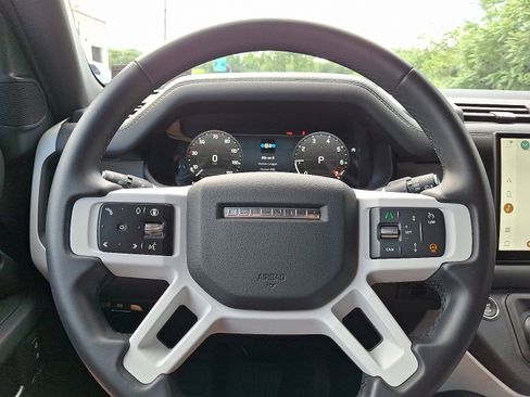 Certified 2025 Land Rover Defender 130 X-Dynamic SE AWD/4WD image 20