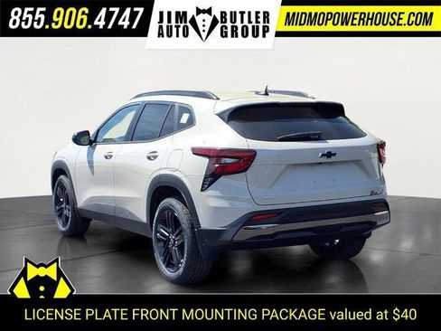 New 2026 Chevrolet Trax ACTIV w/ Sunroof Package FWD image 8
