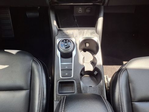 Used 2025 Ford Escape Platinum AWD/4WD image 35