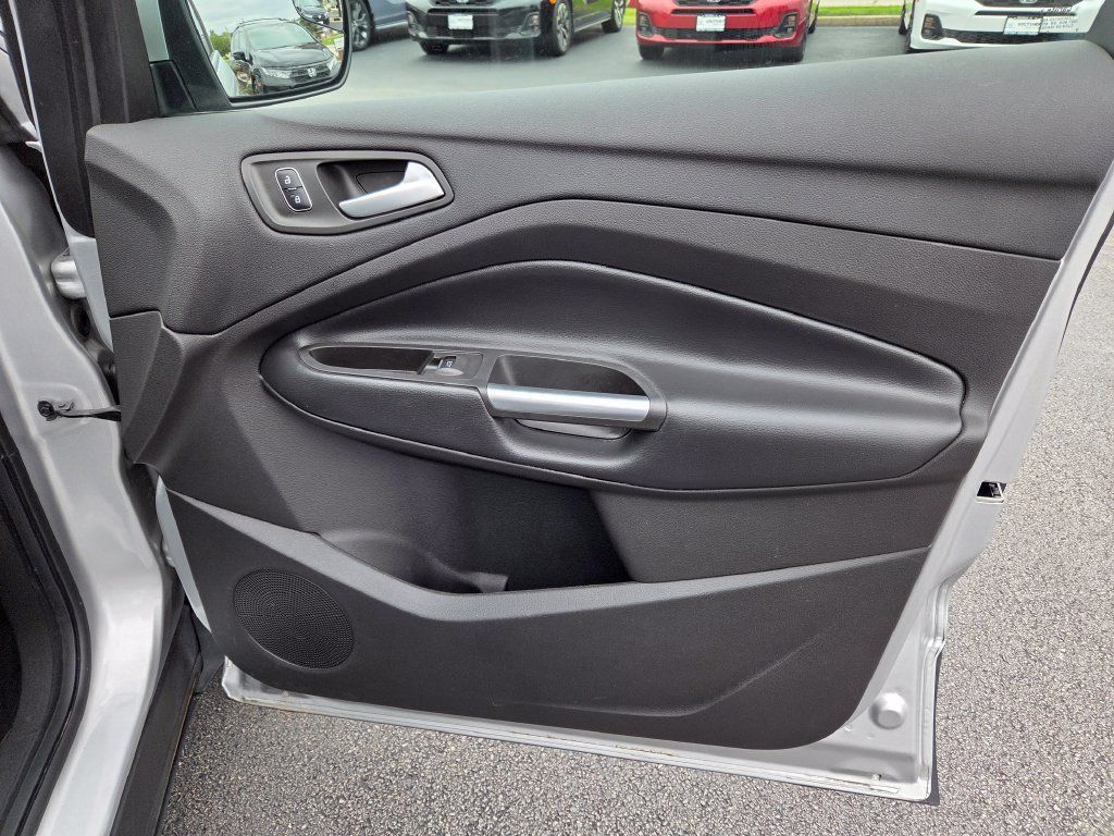 Used 2019 Ford Escape SE FWD image 20