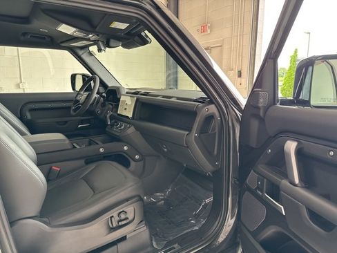 Used 2024 Land Rover Defender 90 V8 image 49