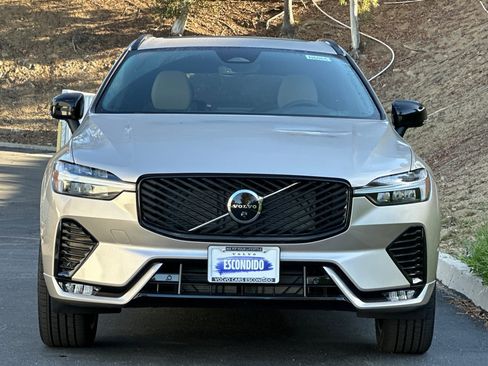 New 2026 Volvo XC60 B5 Plus AWD/4WD image 3