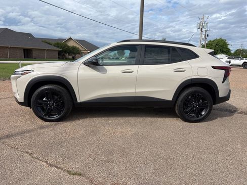 New 2026 Chevrolet Trax ACTIV w/ Driver Confidence Package FWD image 2