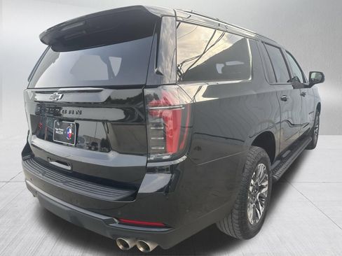 Used 2025 Chevrolet Suburban Z71 AWD/4WD image 9