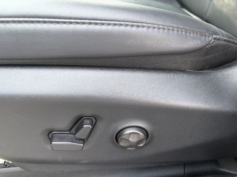 Used 2025 Chrysler Pacifica Select FWD image 17