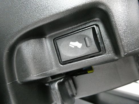 Used 2024 RAM 3500 Laramie w/ Night Edition image 25