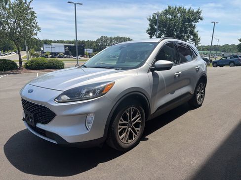 Used 2020 Ford Escape SEL FWD image 8