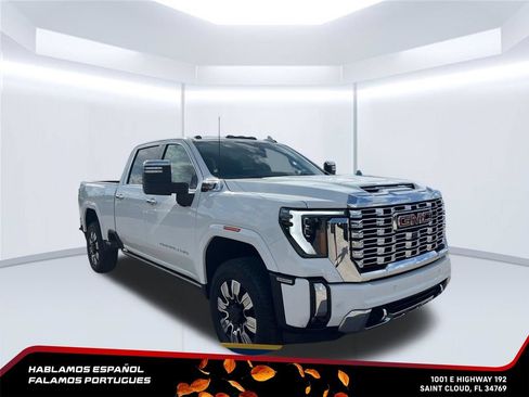 Used 2025 GMC Sierra 3500 Denali w/ Denali Reserve Package AWD/4WD image 7