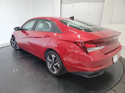 Used 2023 Hyundai Elantra SEL w/ Convenience Package FWD image 6