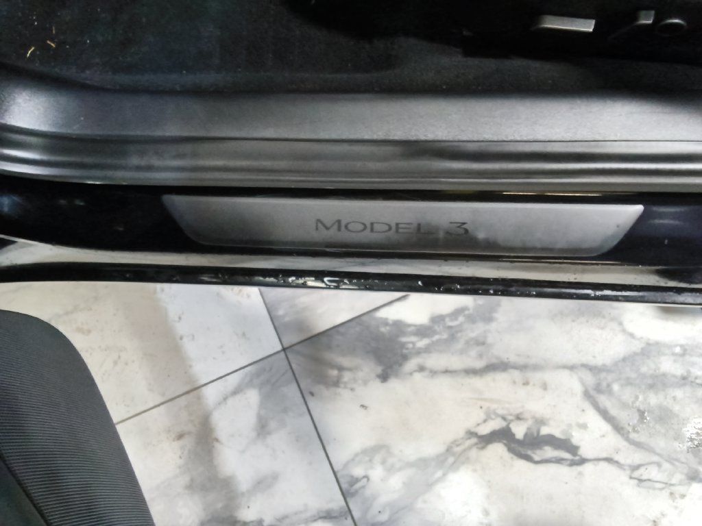 Used 2022 Tesla Model 3 Long Range AWD/4WD image 7