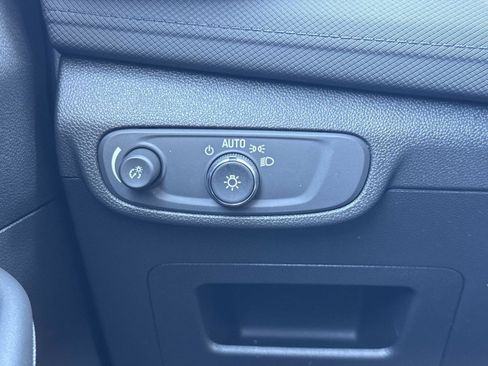 Used 2025 Chevrolet TrailBlazer LT w/ Convenience Package image 12