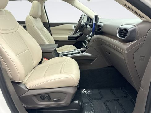 Used 2021 Ford Explorer Platinum w/ Equipment Group 601A AWD/4WD image 19