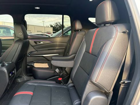 Used 2026 Chevrolet Traverse RS FWD image 6