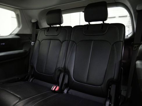 Used 2022 Jeep Grand Cherokee L Limited w/ Luxury Tech Group II image 25