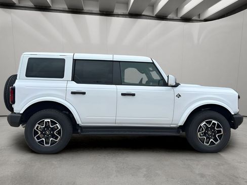 New 2026 Ford Bronco Outer Banks AWD/4WD image 6